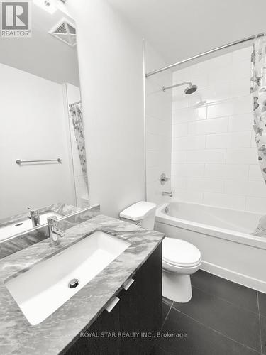 621 - 4055 Parkside Village Drive, Mississauga, ON - Indoor Photo Showing Bathroom