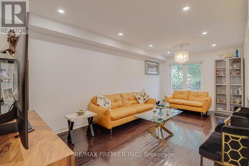 3645 Indigo Crescent, Mississauga, ON - Indoor Photo Showing Living Room