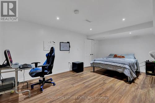 2394 Maryvale Court, Burlington, ON - Indoor Photo Showing Bedroom