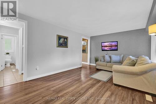 2394 Maryvale Court, Burlington, ON - Indoor Photo Showing Living Room
