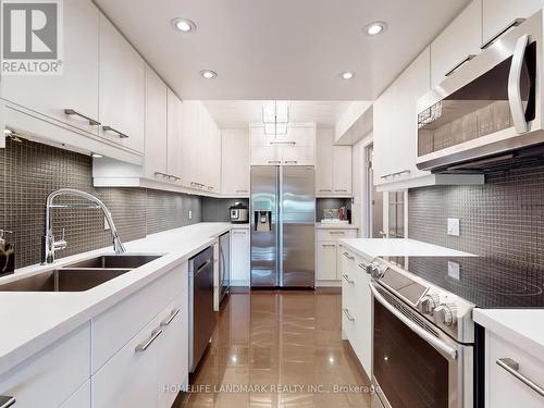 604 - 215 Wynford Drive, Toronto (Flemingdon Park), ON - Indoor Photo Showing Kitchen With Double Sink With Upgraded Kitchen