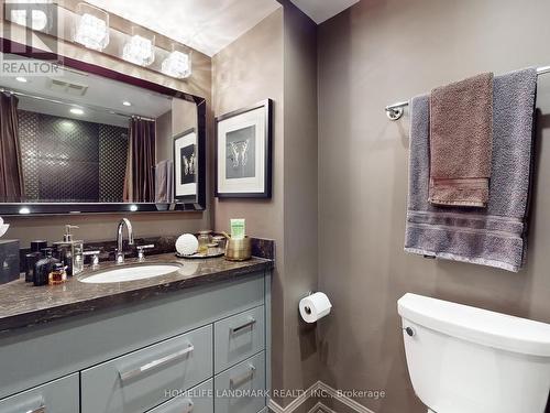 604 - 215 Wynford Drive, Toronto (Flemingdon Park), ON - Indoor Photo Showing Bathroom