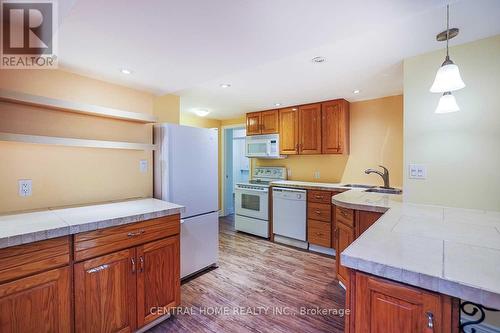 86 Beryl Avenue, Whitchurch-Stouffville, ON - Indoor Photo Showing Kitchen