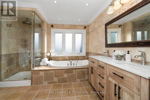 22 Edmund Crescent, Richmond Hill, ON - Indoor Photo Showing Bathroom
