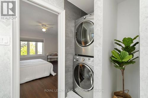 22 Edmund Crescent, Richmond Hill, ON - Indoor Photo Showing Laundry Room