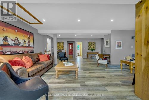 3048 County Road 10 Road, Prince Edward County (South Marysburgh), ON - Indoor Photo Showing Living Room