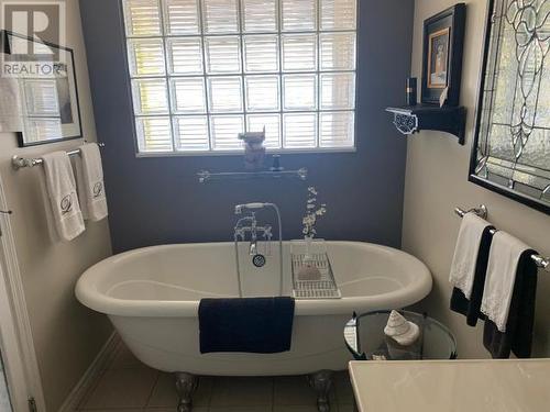 9081 Stager Road, Powell River, BC - Indoor Photo Showing Bathroom