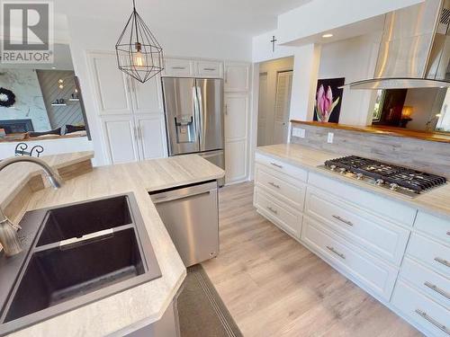 9081 Stager Road, Powell River, BC - Indoor Photo Showing Kitchen With Double Sink