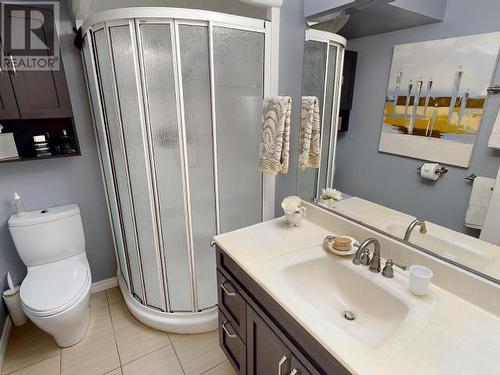 9081 Stager Road, Powell River, BC - Indoor Photo Showing Bathroom