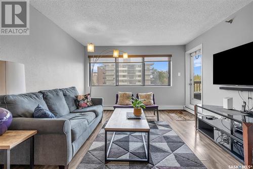 603 311 6Th Avenue N, Saskatoon, SK - Indoor Photo Showing Living Room