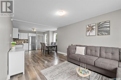 536 13Th Street E, Prince Albert, SK - Indoor Photo Showing Living Room