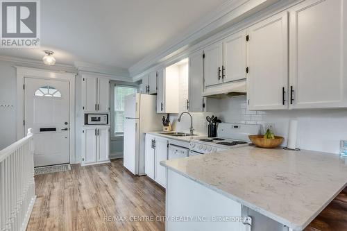 25 Argyle Street, London, ON - Indoor Photo Showing Kitchen With Double Sink