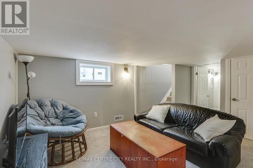 25 Argyle Street, London, ON - Indoor Photo Showing Living Room