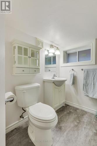 25 Argyle Street, London, ON - Indoor Photo Showing Bathroom