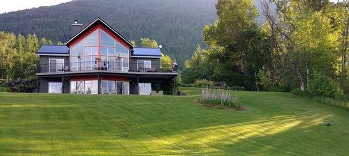 1067 Simmons Road, Creston, BC - Outdoor