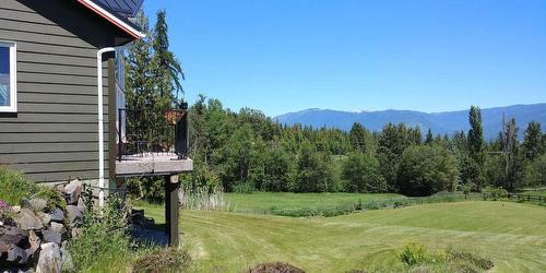 1067 Simmons Road, Creston, BC - Outdoor