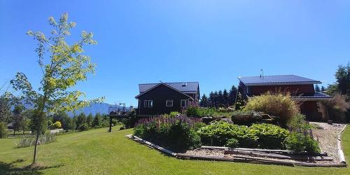 1067 Simmons Road, Creston, BC - Outdoor