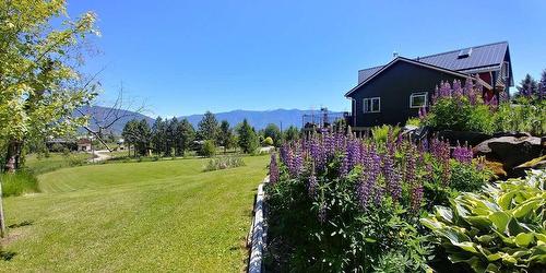 1067 Simmons Road, Creston, BC - Outdoor