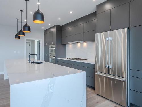 1112 Syer Road, Penticton, BC - Indoor Photo Showing Kitchen With Upgraded Kitchen