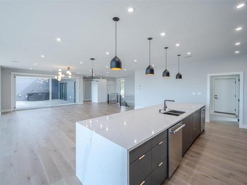 1112 Syer Road, Penticton, BC - Indoor Photo Showing Kitchen With Double Sink With Upgraded Kitchen