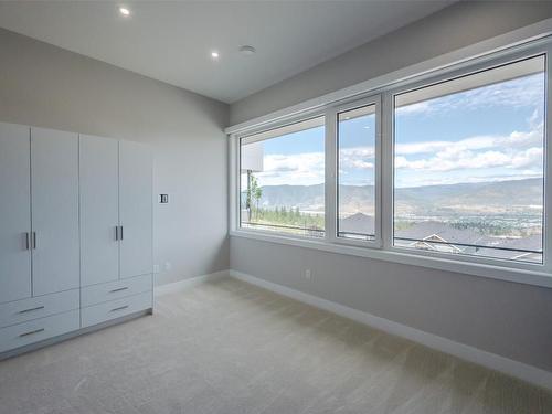 1112 Syer Road, Penticton, BC - Indoor Photo Showing Other Room