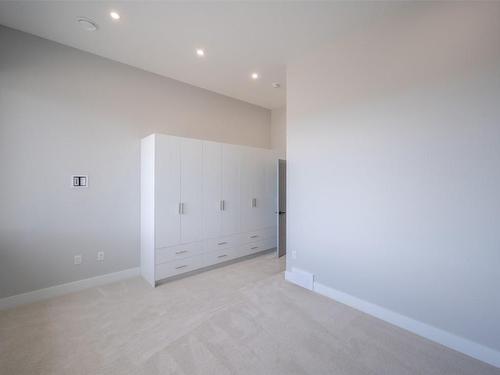 1112 Syer Road, Penticton, BC - Indoor Photo Showing Other Room