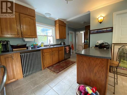 7 Cross Road, Bay Roberts, NL - Indoor Photo Showing Kitchen With Double Sink