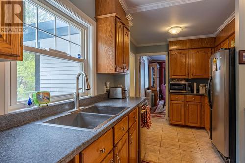 7 Cross Road, Bay Roberts, NL - Indoor Photo Showing Kitchen With Double Sink