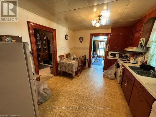 715 Durham Street E, Brockton, ON - Indoor Photo Showing Kitchen