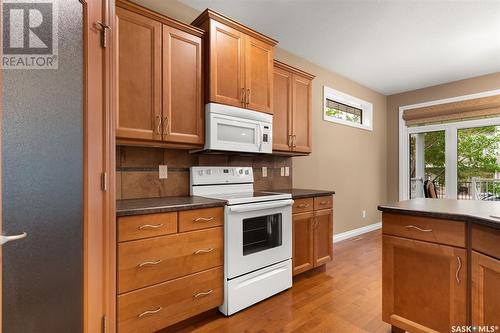 134 Wintergreene Lane, Regina, SK - Indoor Photo Showing Kitchen