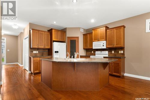 134 Wintergreene Lane, Regina, SK - Indoor Photo Showing Kitchen
