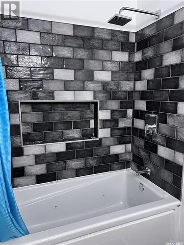 35 Coupland Crescent, Meadow Lake, SK - Indoor Photo Showing Bathroom