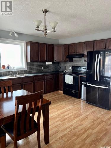 35 Coupland Crescent, Meadow Lake, SK - Indoor Photo Showing Kitchen
