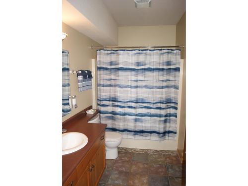 201 - 890 Dogwood Drive, Kimberley, BC - Indoor Photo Showing Bathroom