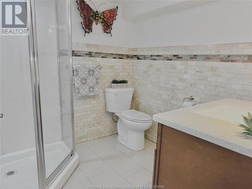 2374 Alexis, Windsor, ON - Indoor Photo Showing Bathroom