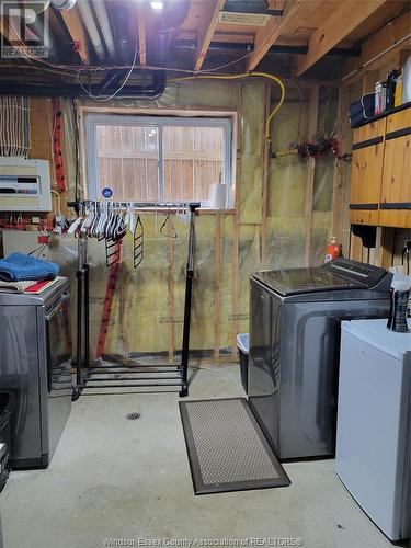 3574 Caribou Crescent, Windsor, ON - Indoor Photo Showing Laundry Room