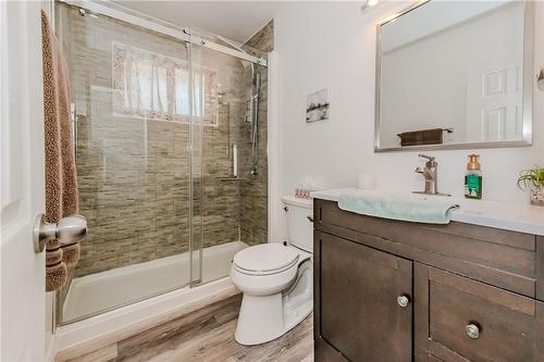 240 Park Row, Woodstock, ON - Indoor Photo Showing Bathroom