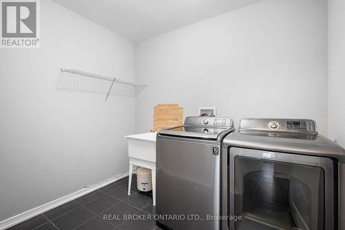 340 Falling Green Crescent, Kitchener, ON - Indoor Photo Showing Laundry Room