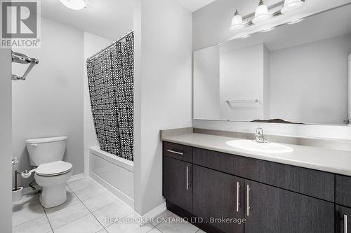 340 Falling Green Crescent, Kitchener, ON - Indoor Photo Showing Bathroom