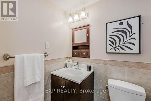 309 - 105 Conroy Crescent, Guelph, ON - Indoor Photo Showing Bathroom