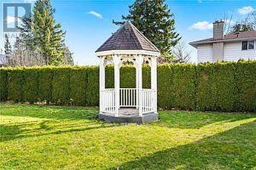 7096 Brian Crescent, Niagara Falls, ON - Outdoor With Backyard