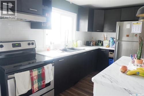 244 3Rd Avenue E, Gravelbourg, SK - Indoor Photo Showing Kitchen With Double Sink