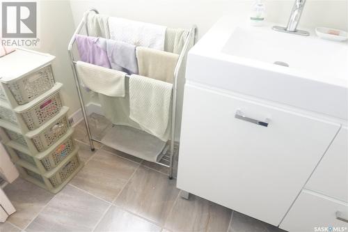 244 3Rd Avenue E, Gravelbourg, SK - Indoor Photo Showing Bathroom