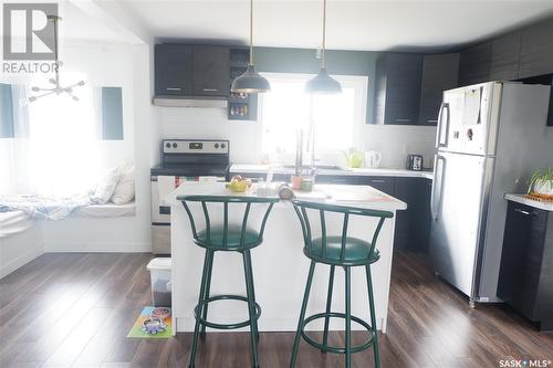 244 3Rd Avenue E, Gravelbourg, SK - Indoor Photo Showing Kitchen