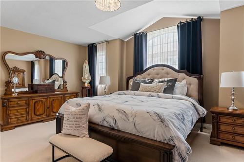 69 Hillcroft Drive, Stoney Creek, ON - Indoor Photo Showing Bedroom