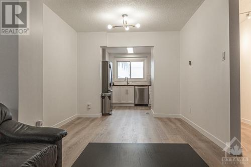 73 Hadley Circle, Nepean, ON - Indoor Photo Showing Other Room
