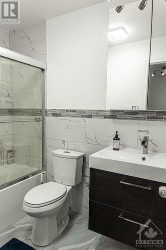 73 Hadley Circle, Nepean, ON - Indoor Photo Showing Bathroom
