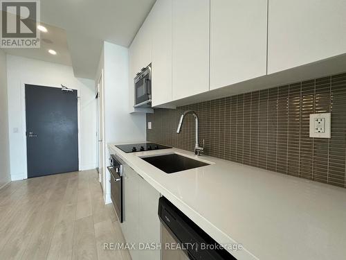 2906 - 2916 Highway 7, Vaughan, ON - Indoor Photo Showing Kitchen With Upgraded Kitchen