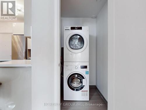 711 - 398 Highway 7 E, Richmond Hill, ON - Indoor Photo Showing Laundry Room