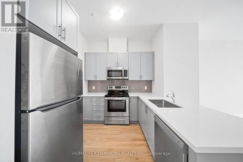 Ph 809 - 5917 Main Street, Whitchurch-Stouffville, ON - Indoor Photo Showing Kitchen With Upgraded Kitchen